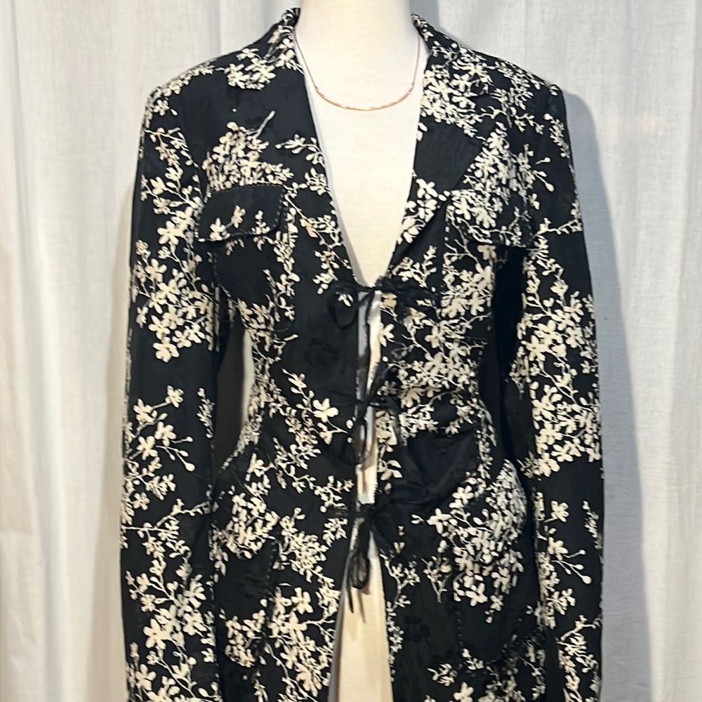 Anne Klein 2-tone jacquard fitted midi length jacket-4 flap pockets-silk ties - Picture 2 of 14